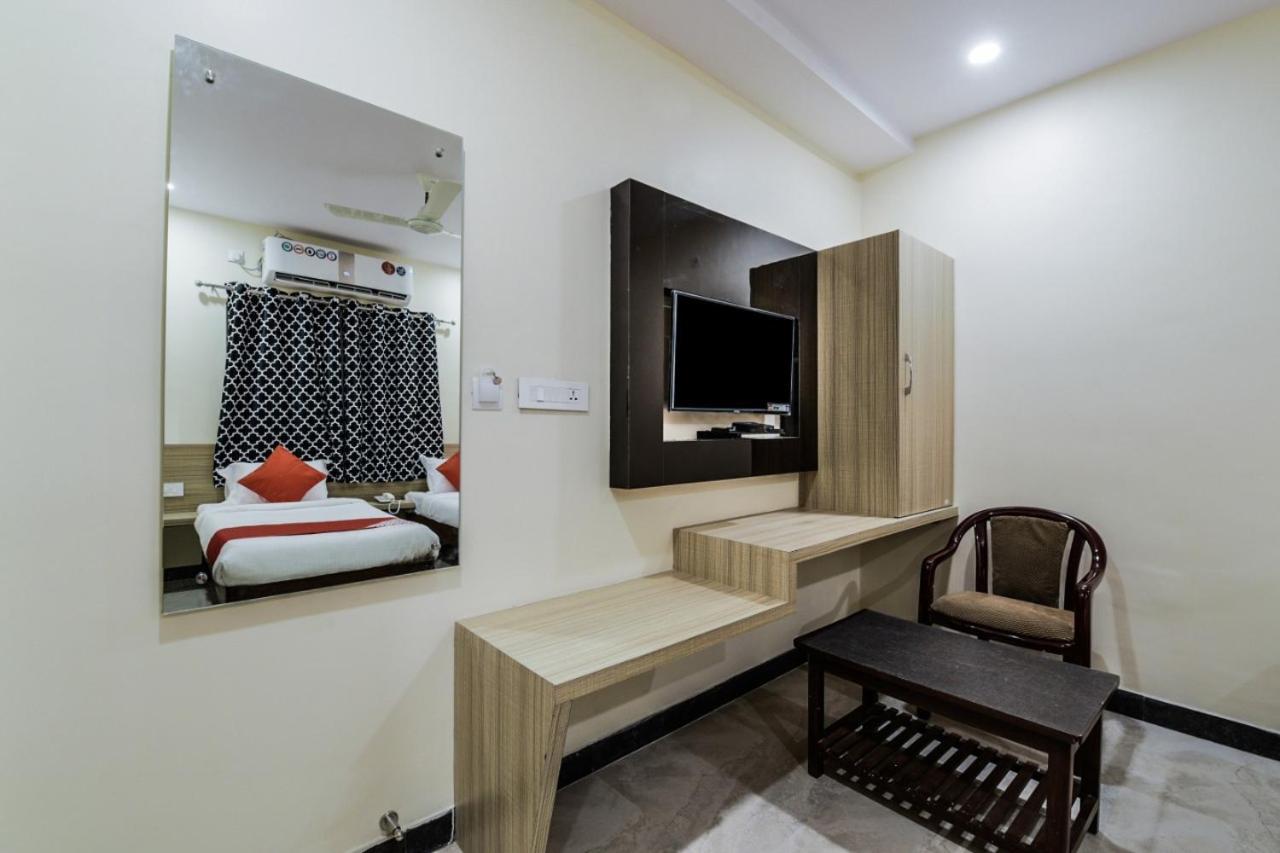 The Elite Inn Visakhapatnam Extérieur photo